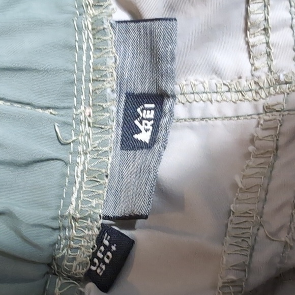 REI Hiking Cargo Pants Large x 32" Convertible Tan Belted Nylon UAP 50+ - Picture 3 of 11